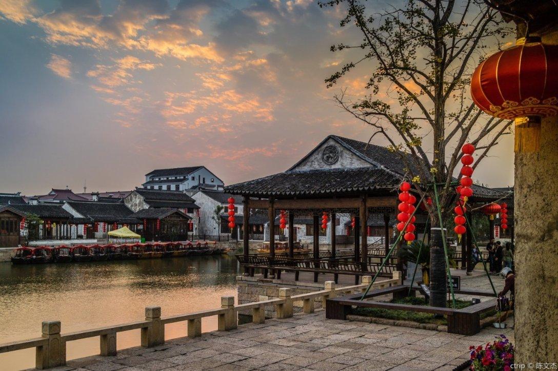 这顿社区年夜饭 很热闹很温馨
